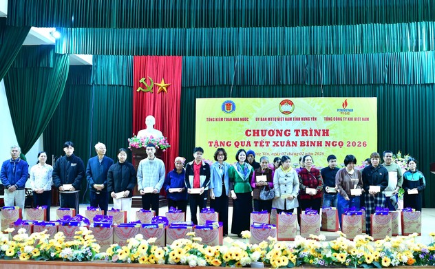 Kiểm toán nhà nước tặng quà Tết cho các gia đình chính sách, hộ nghèo tại 2 tỉnh Hưng Yên và Bắc Ninh